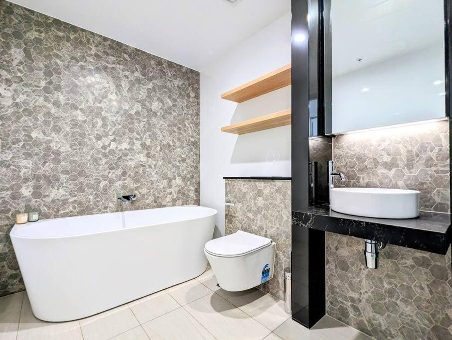 舒适的2卧公寓，带室内泳池和桑拿 Apartment Sydney