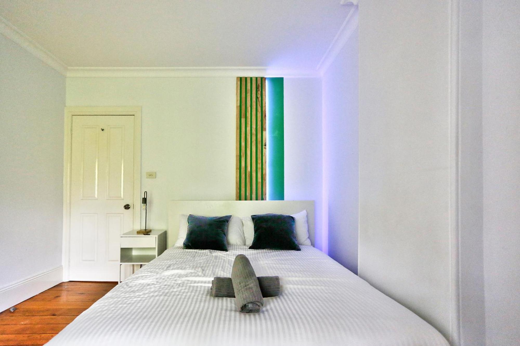 Bahay bakasyunan Elegant 2 Bedroom On The Edge Of Downtown Dowling St 2 E-bikes Included
