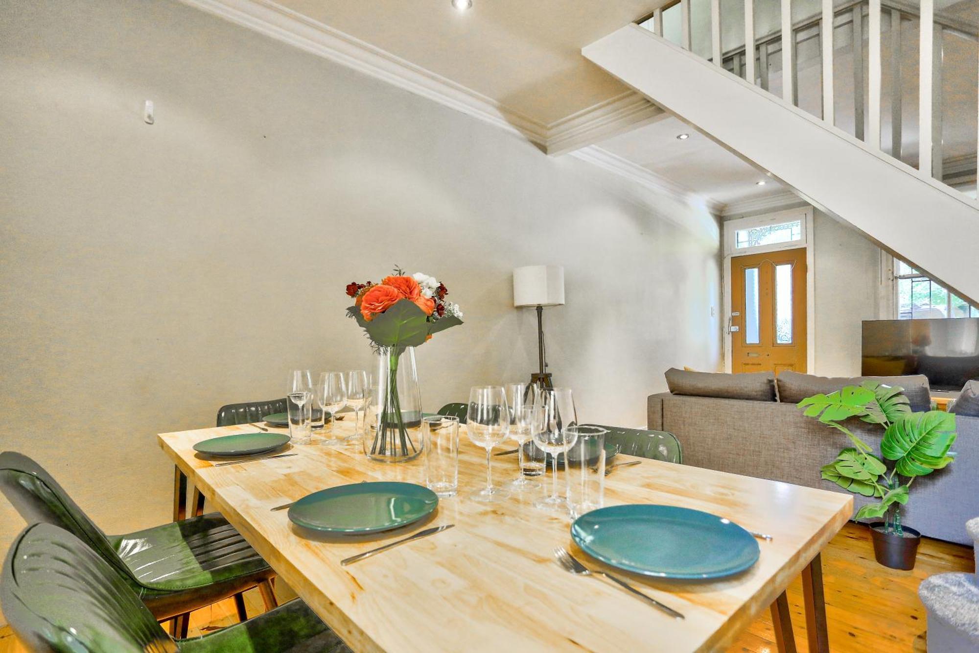 Spacious 3 Bedroom On The Edge Of Downtown Darghan St 2 E-bikes Included