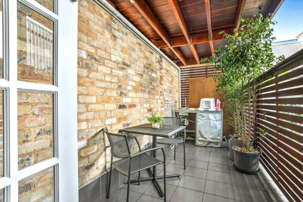 Apartment Rare 3bd Terrace - Mins Walk To Cbd *