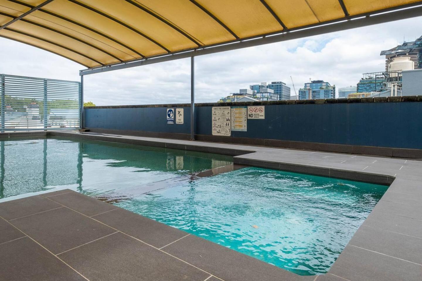 Charming Chippendale Escape With Rooftop Pool Apartment