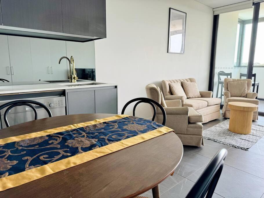 Modern 2brs@ Close2 Olympic Park * Sydney
