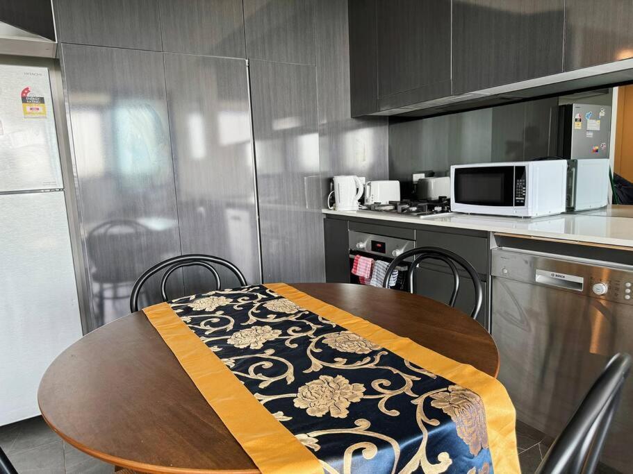Modern 2brs@ Close2 Olympic Park Apartment *