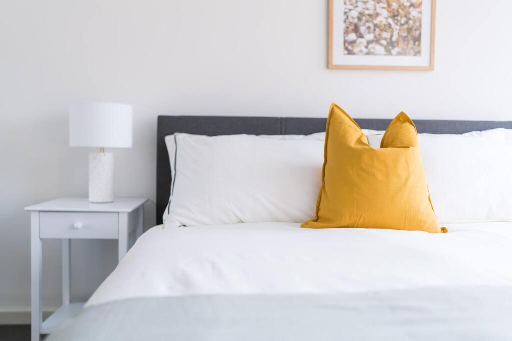Spacious 3 Bed Near Airport With Parking Sydney
