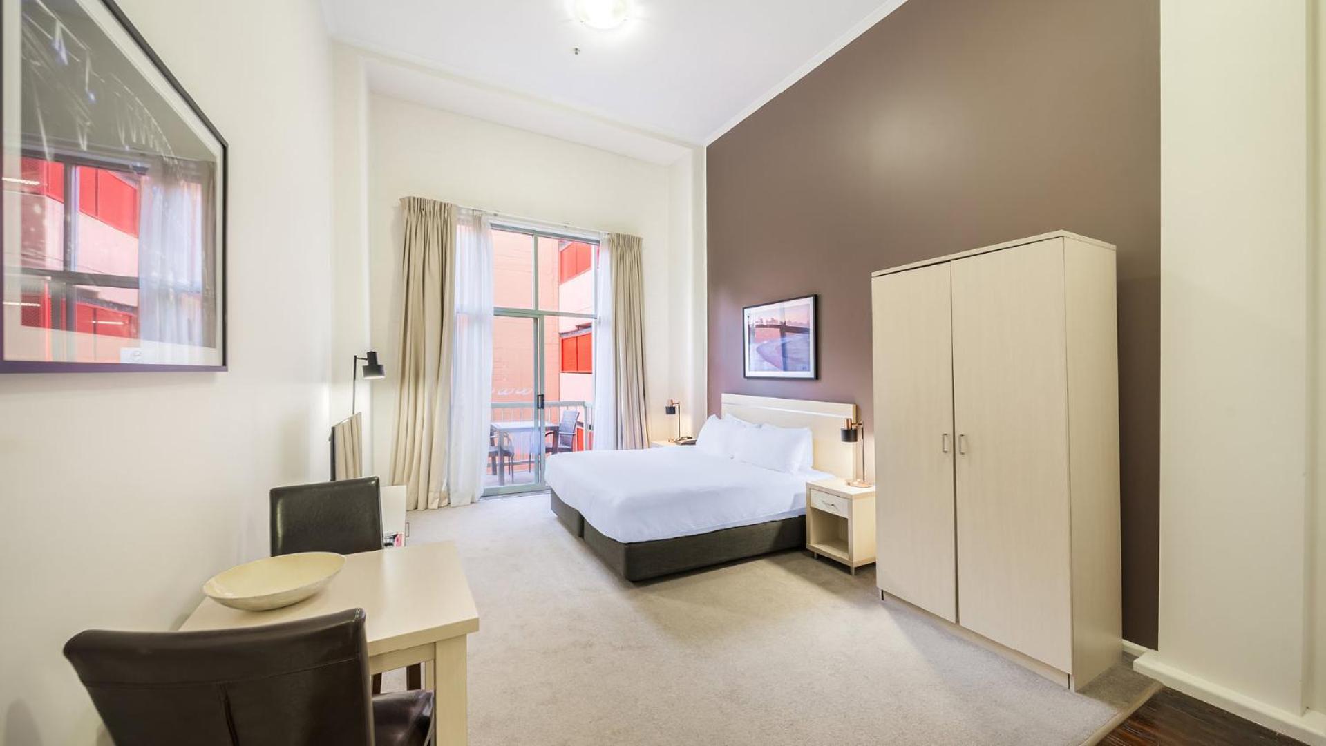 Oaks Goldsbrough Aparthotel 4*