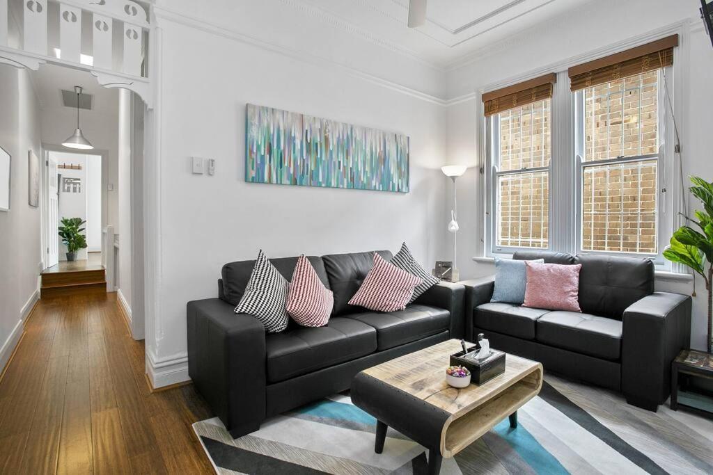 Holiday home Coogee House-100m To The Beach-courtyard-ac *