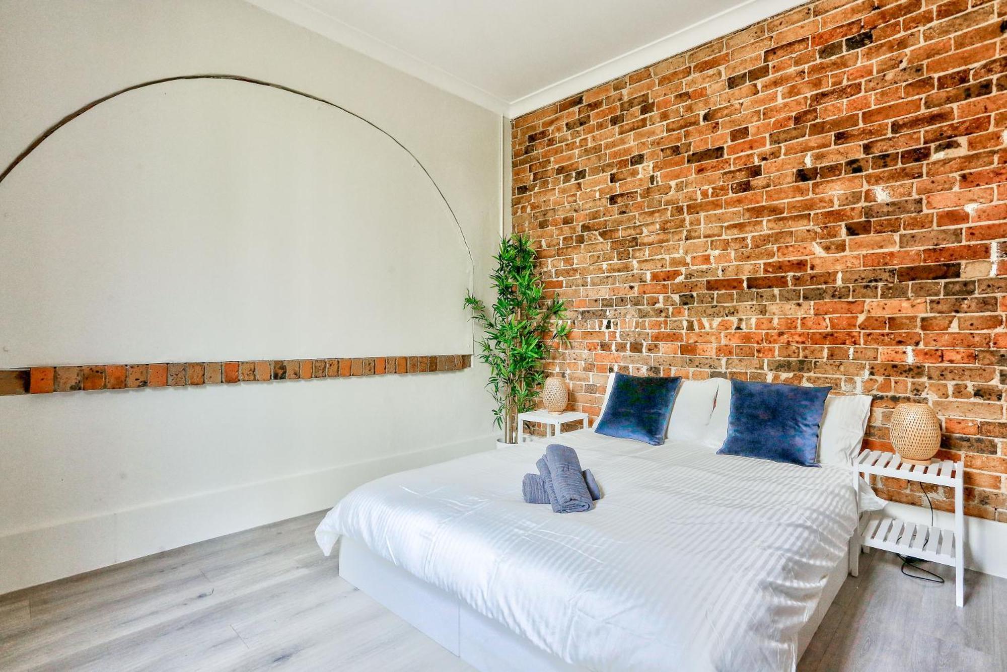 Comfortable 2 Bedroom House Paddington 2 E-bikes Included