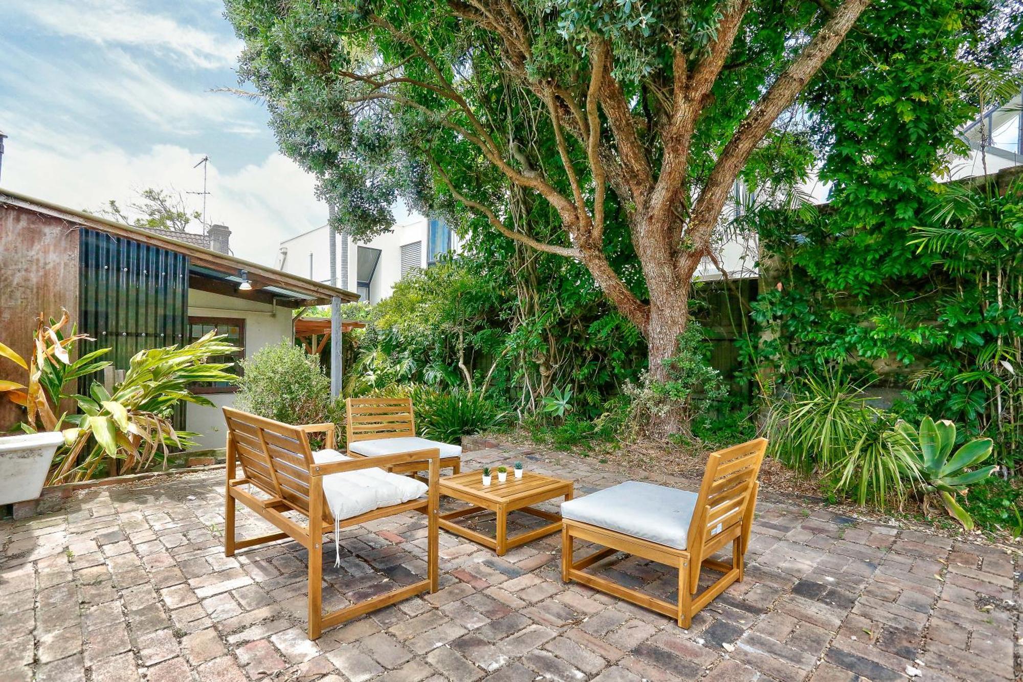 Comfortable 2 Bedroom House Paddington 2 E-bikes Included Holiday home
