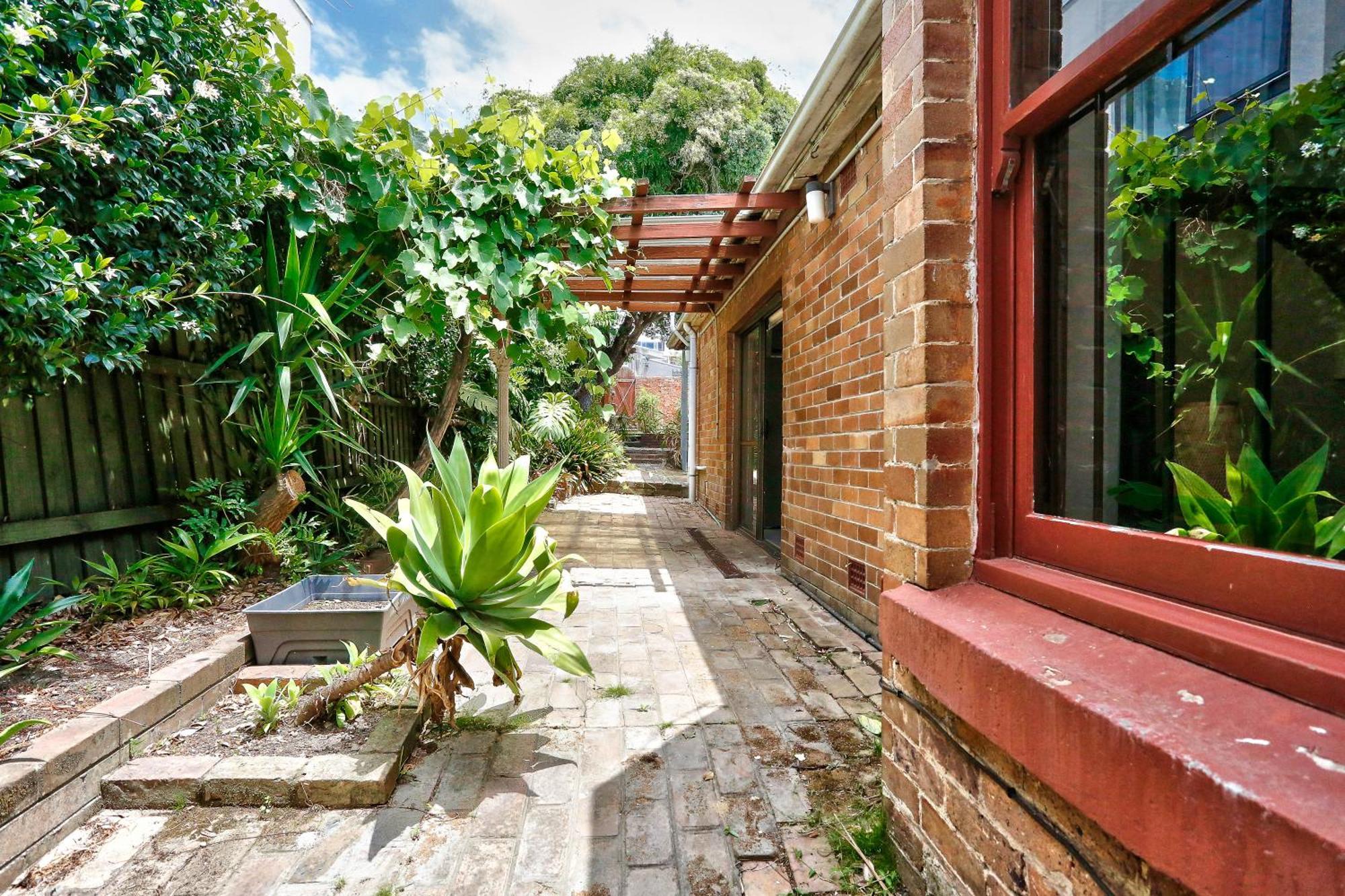 Comfortable 2 Bedroom House Paddington 2 E-bikes Included