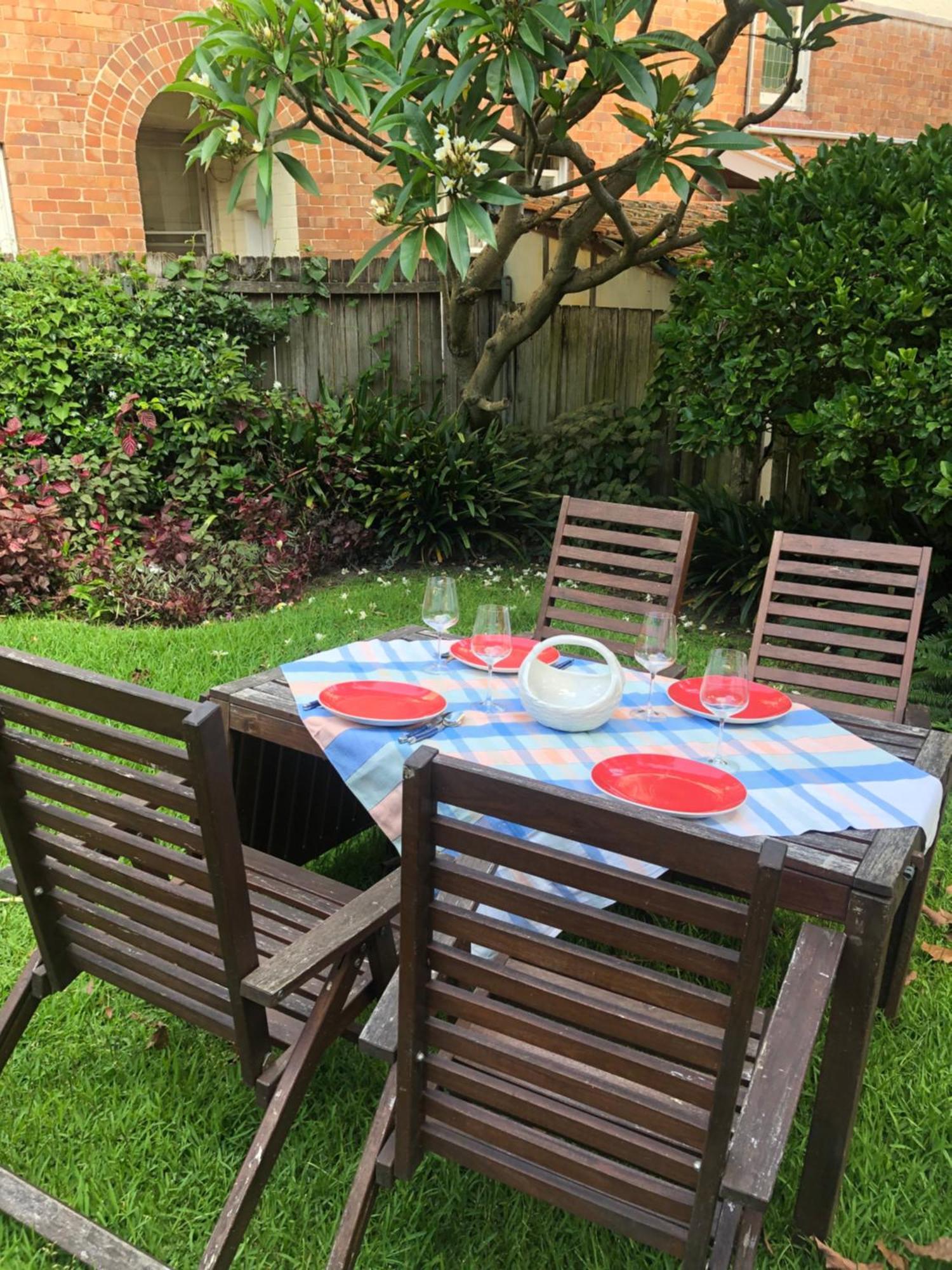 Stylish, Sunny & Spacious 2 Bedroom Apartment, Mosman Apartment Sydney