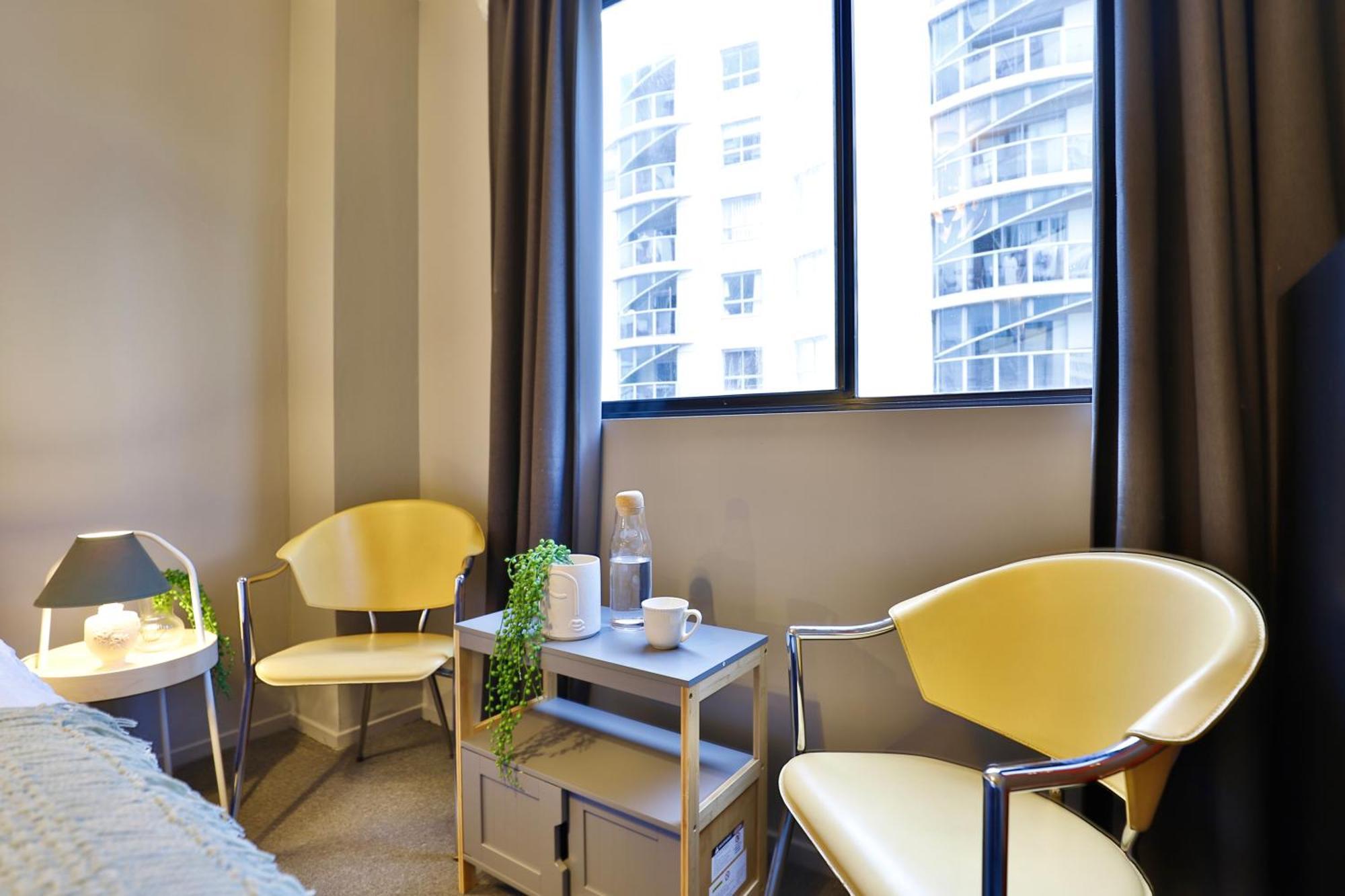 Vintage Charm Oasis - Cbd Living With Parking Sydney