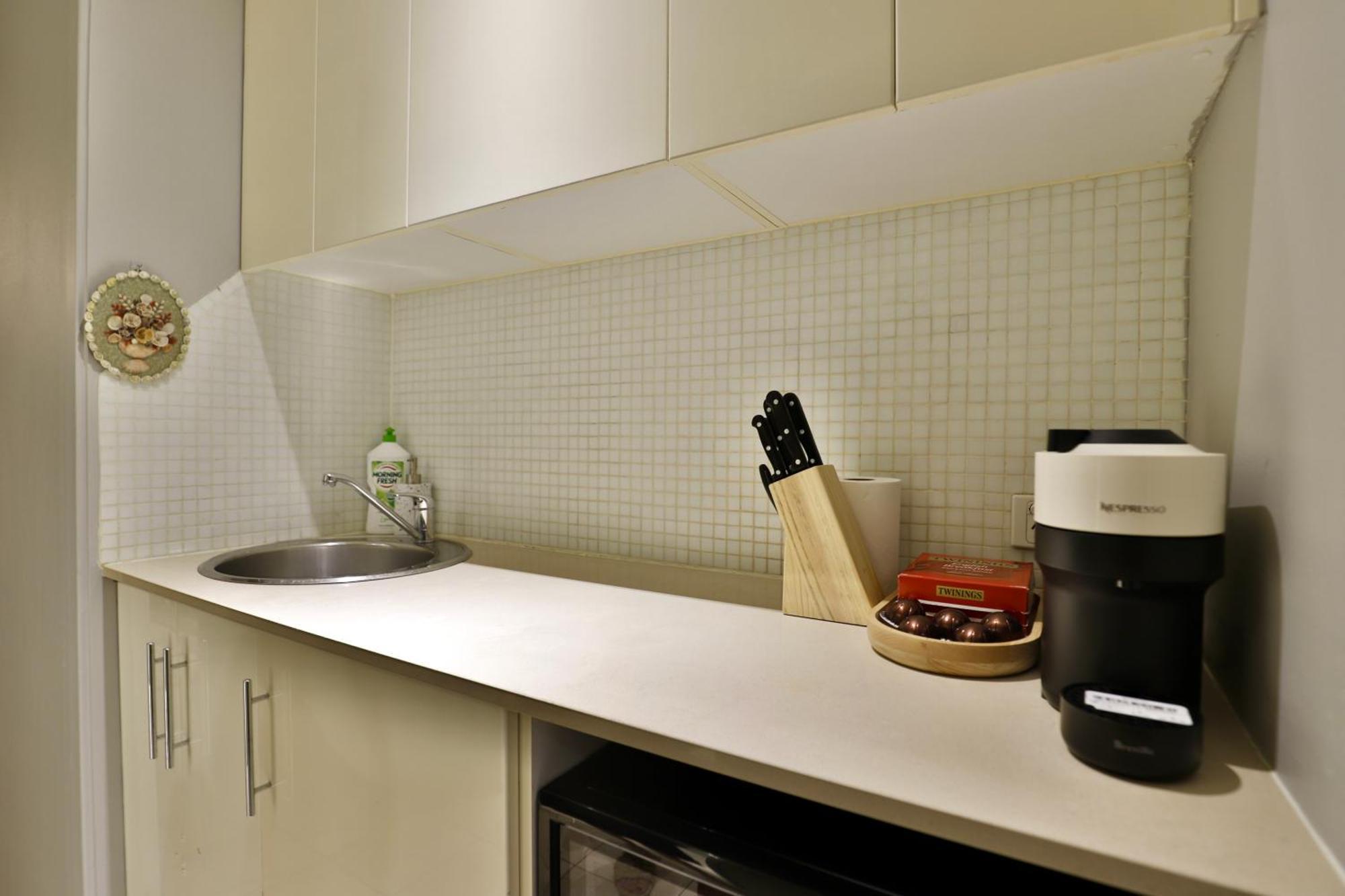 Apartment Vintage Charm Oasis - Cbd Living With Parking Sydney