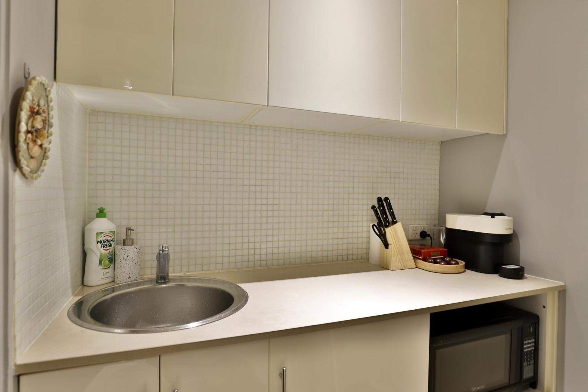 Vintage Charm Oasis - Cbd Living With Parking *