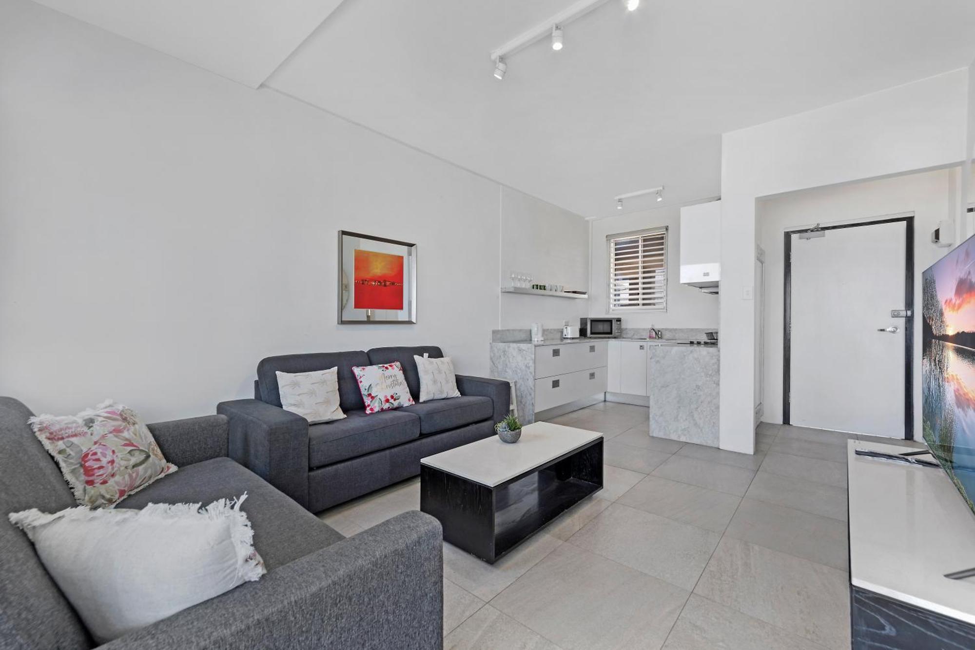 Ocean View 1 Bedroom Private Next To Maroubra Apartment *