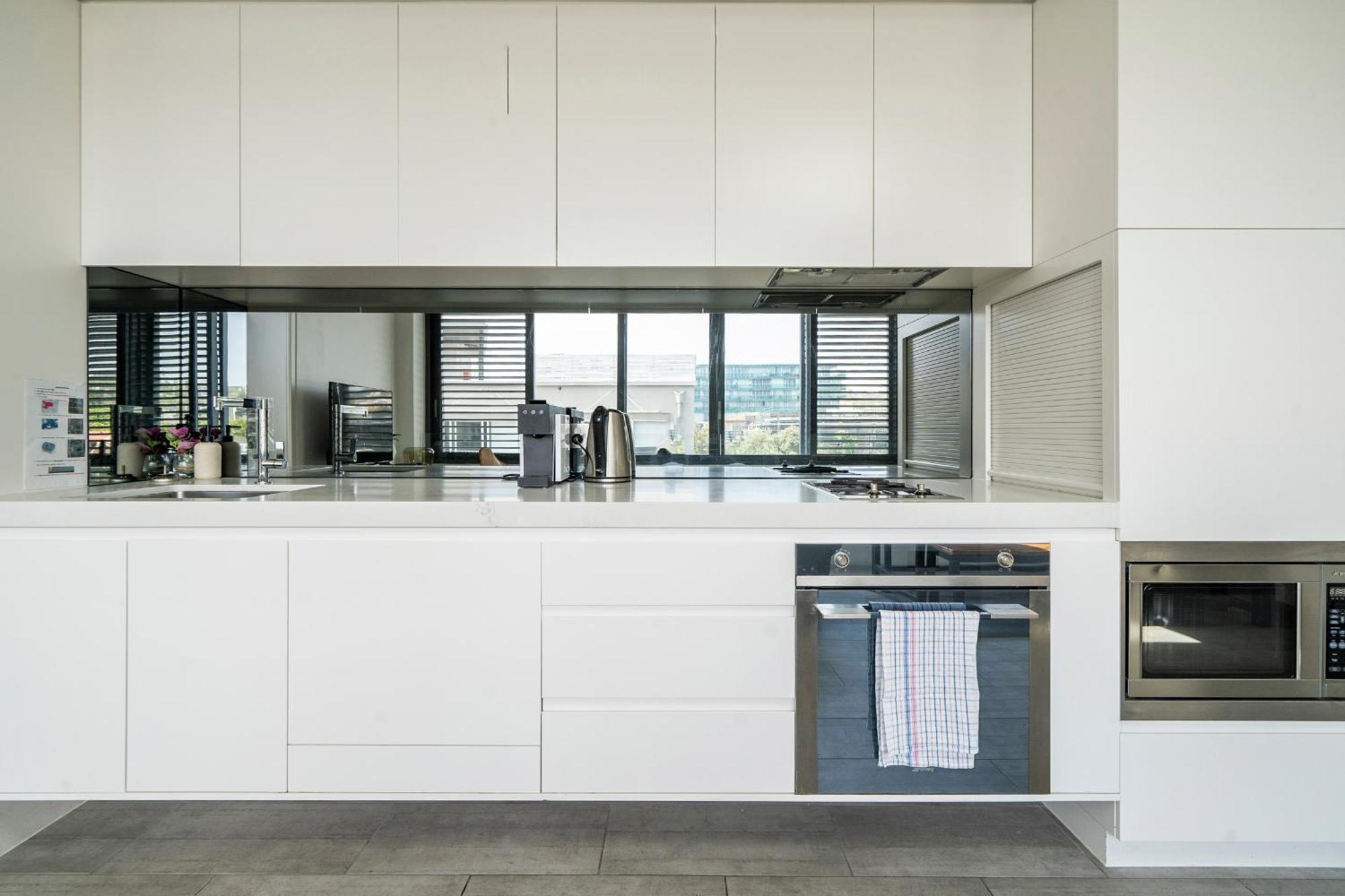 Radiant 2br Top-level Unit With Wi-fi Near Bondi Apartment