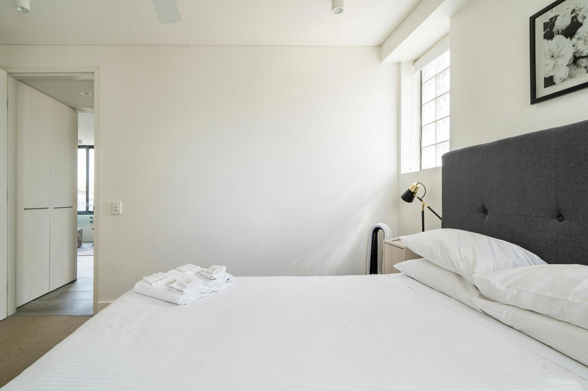 Radiant 2br Top-level Unit With Wi-fi Near Bondi