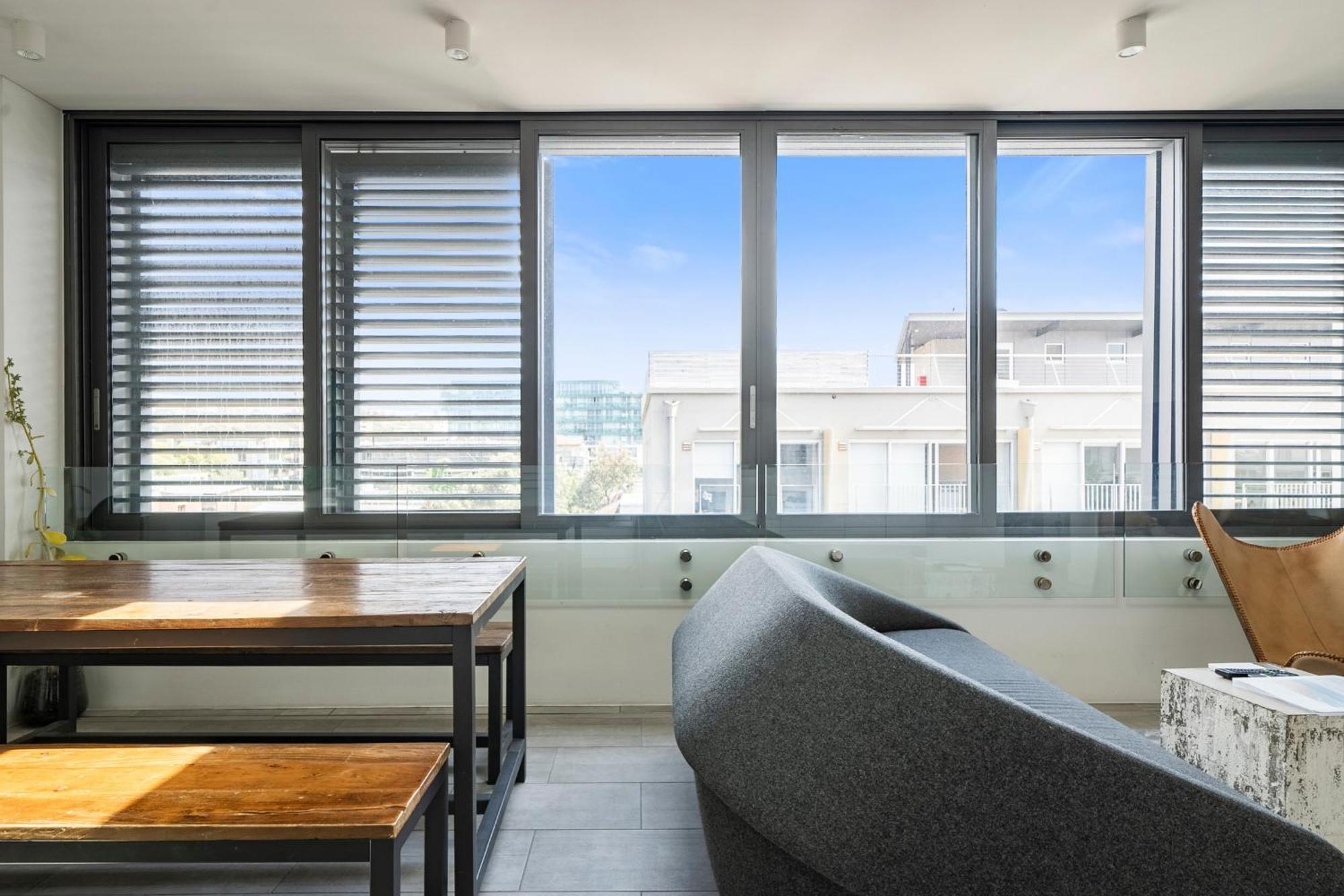Radiant 2br Top-level Unit With Wi-fi Near Bondi
