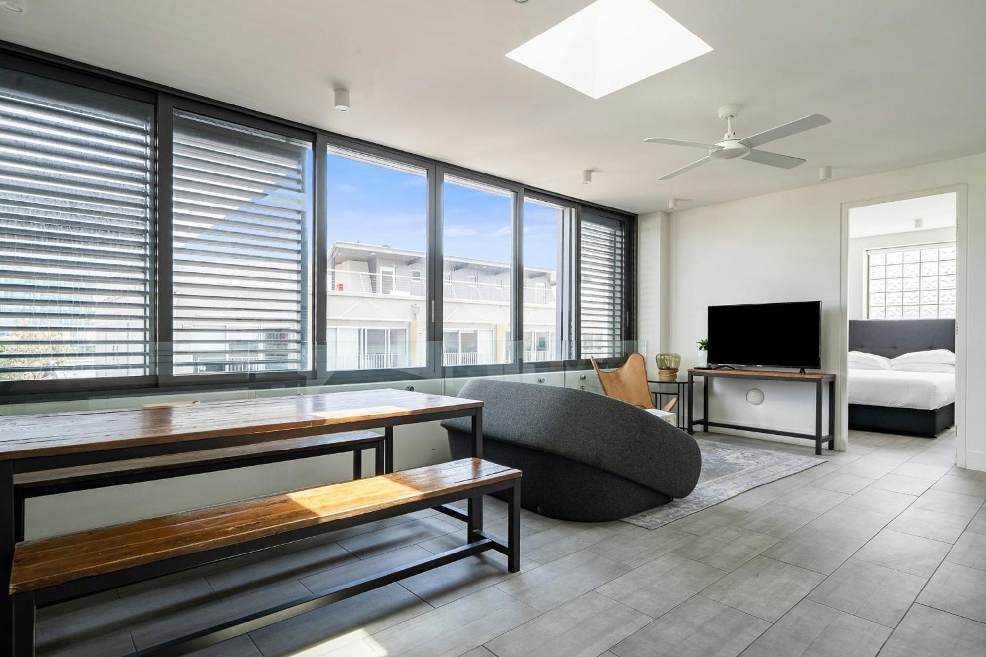 Radiant 2br Top-level Unit With Wi-fi Near Bondi *