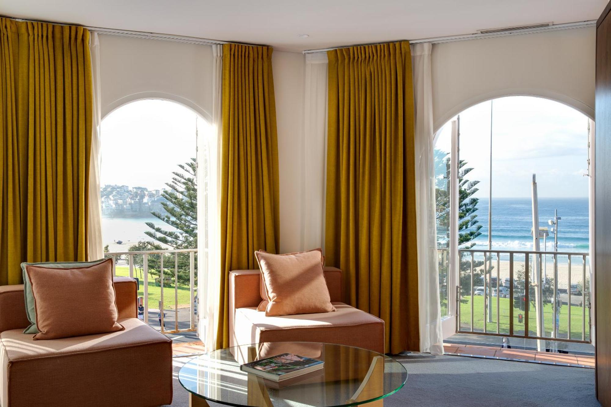 Ravesis Hotel 3*
