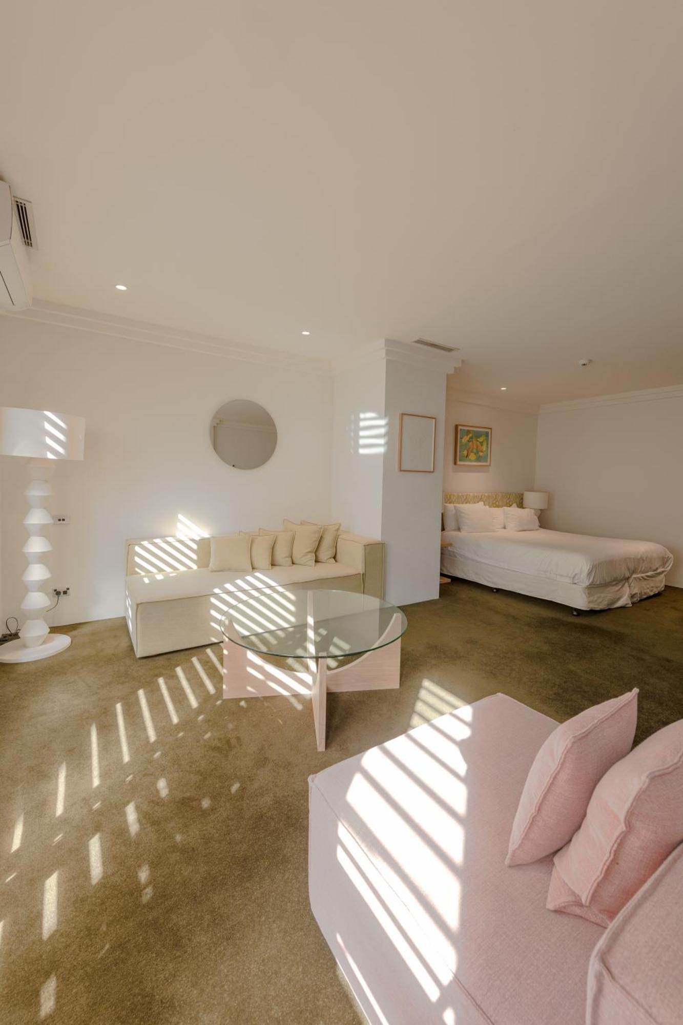 Hotel Ravesis 3*