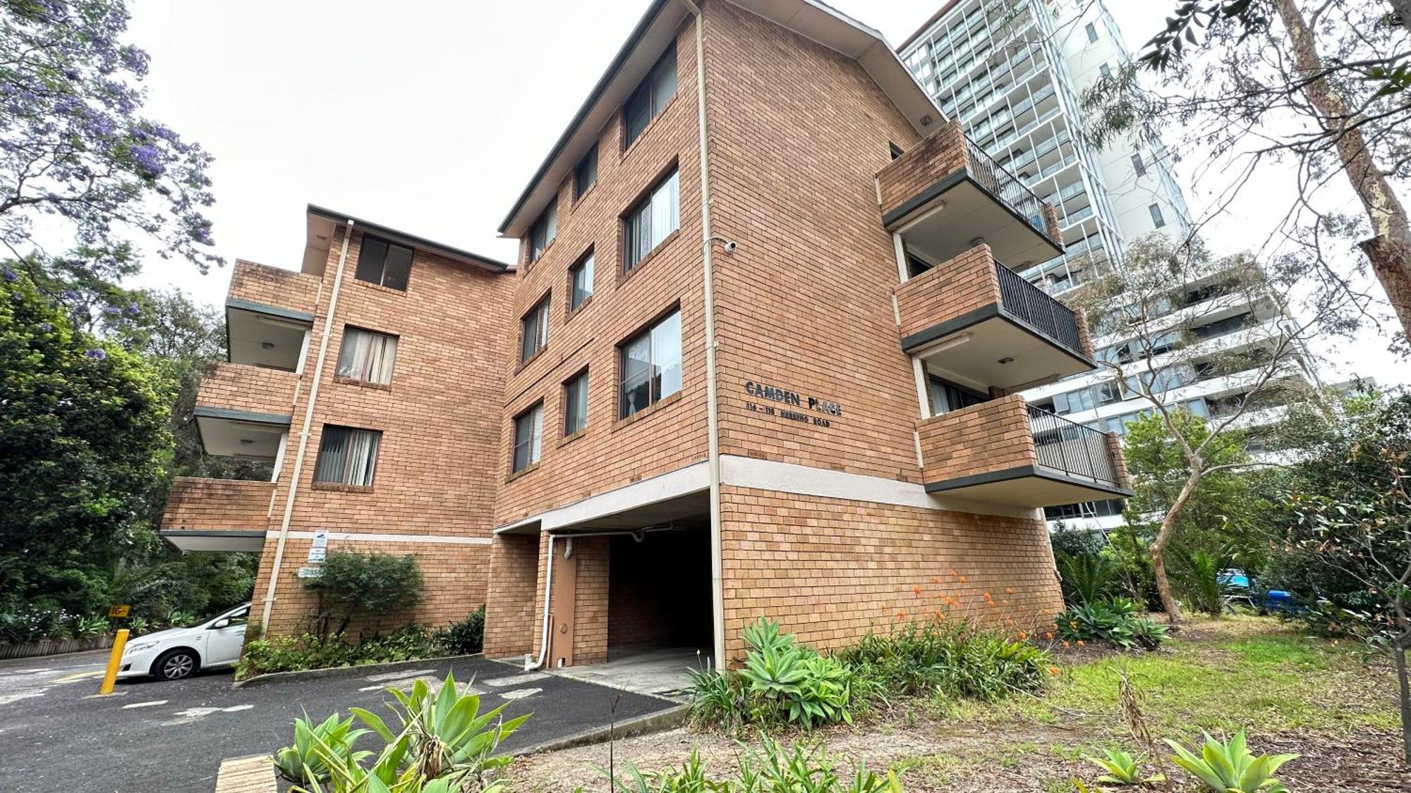 Macquarie And Metro Nearby * Sidney