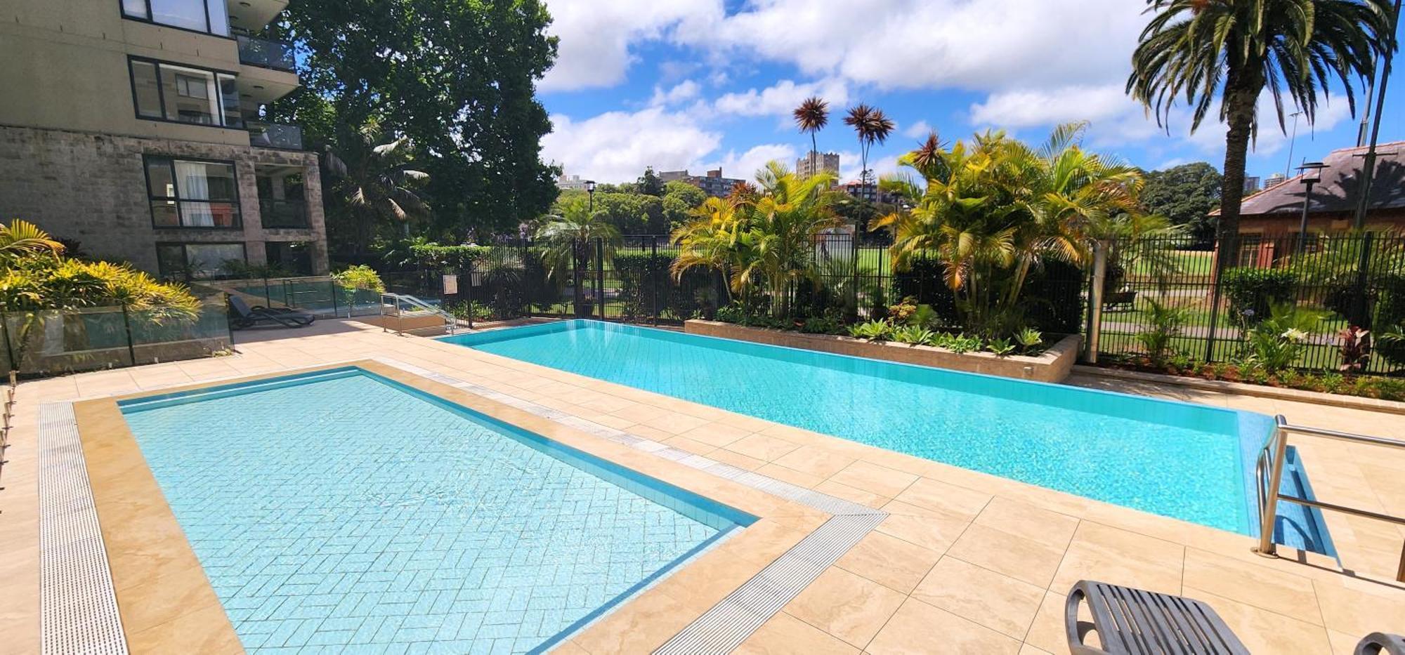 Penthouse With Private Terrace, Parking + 2 Pools Sydney
