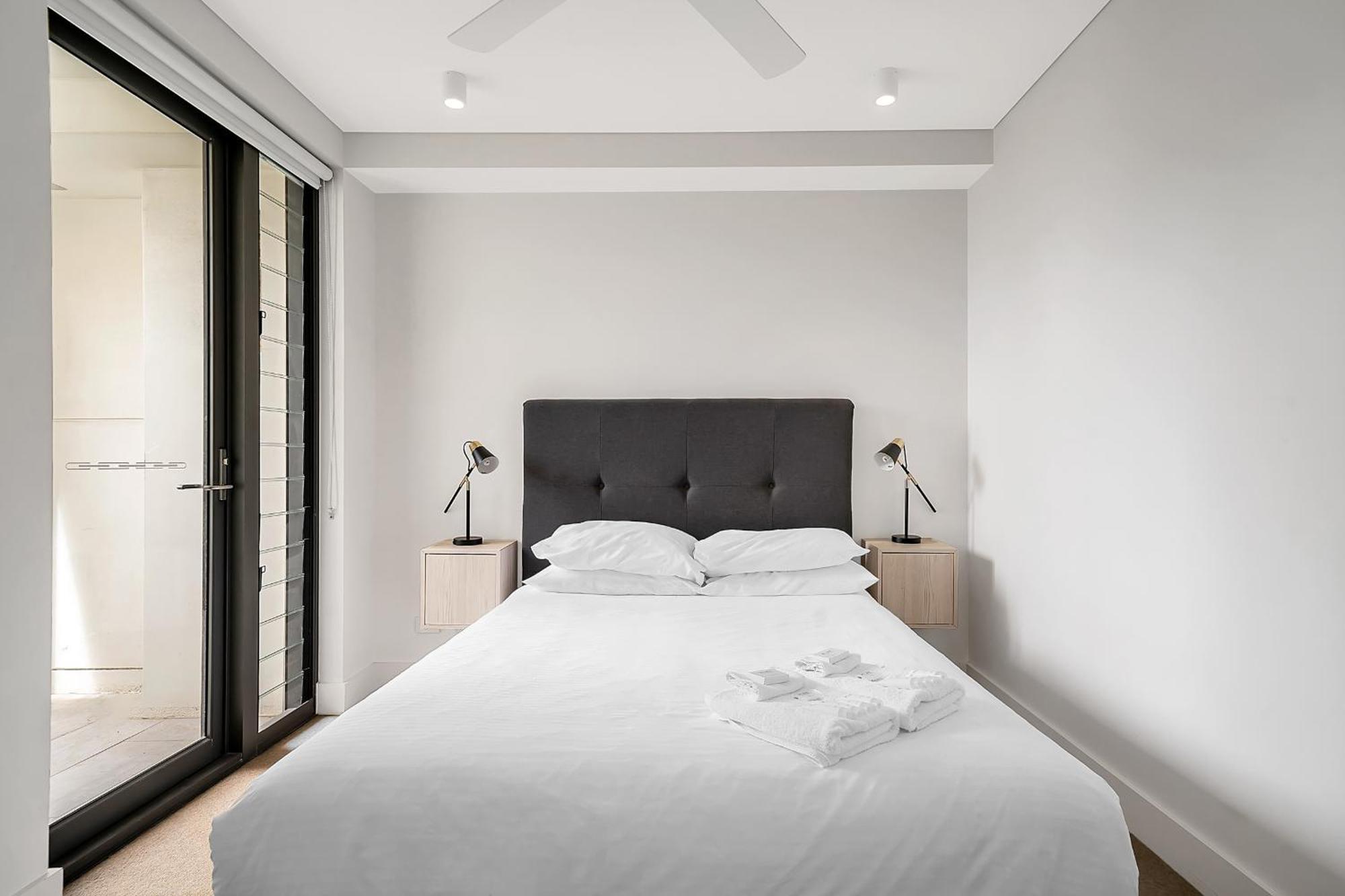 Stylish 2br Top-level Unit With Lift Near Bondi Sydney