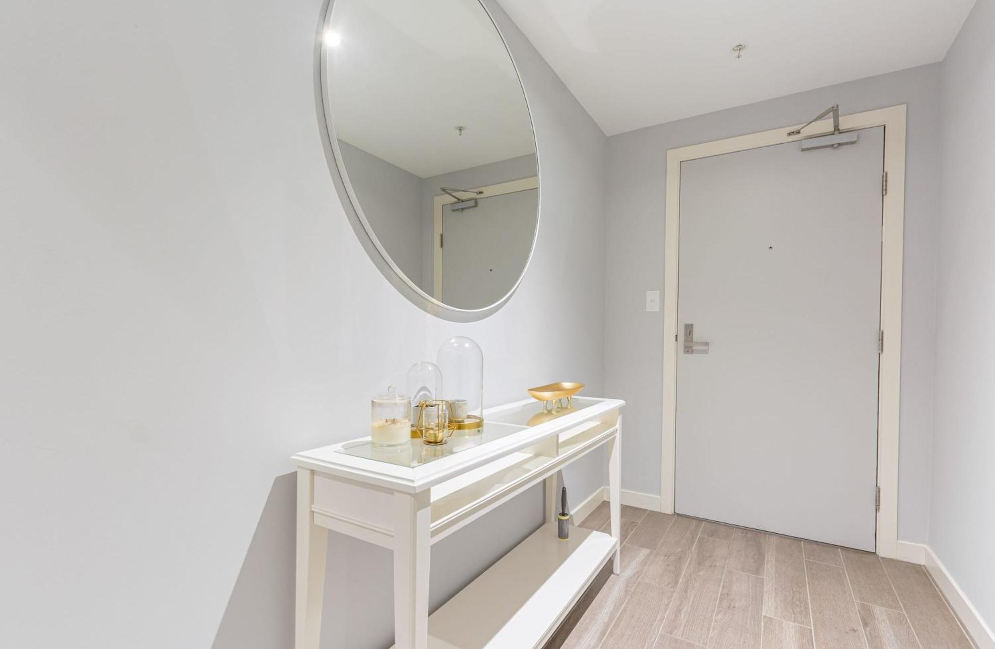 Comfy Designed 2bd W Near Bennelong Bridge Apartment *