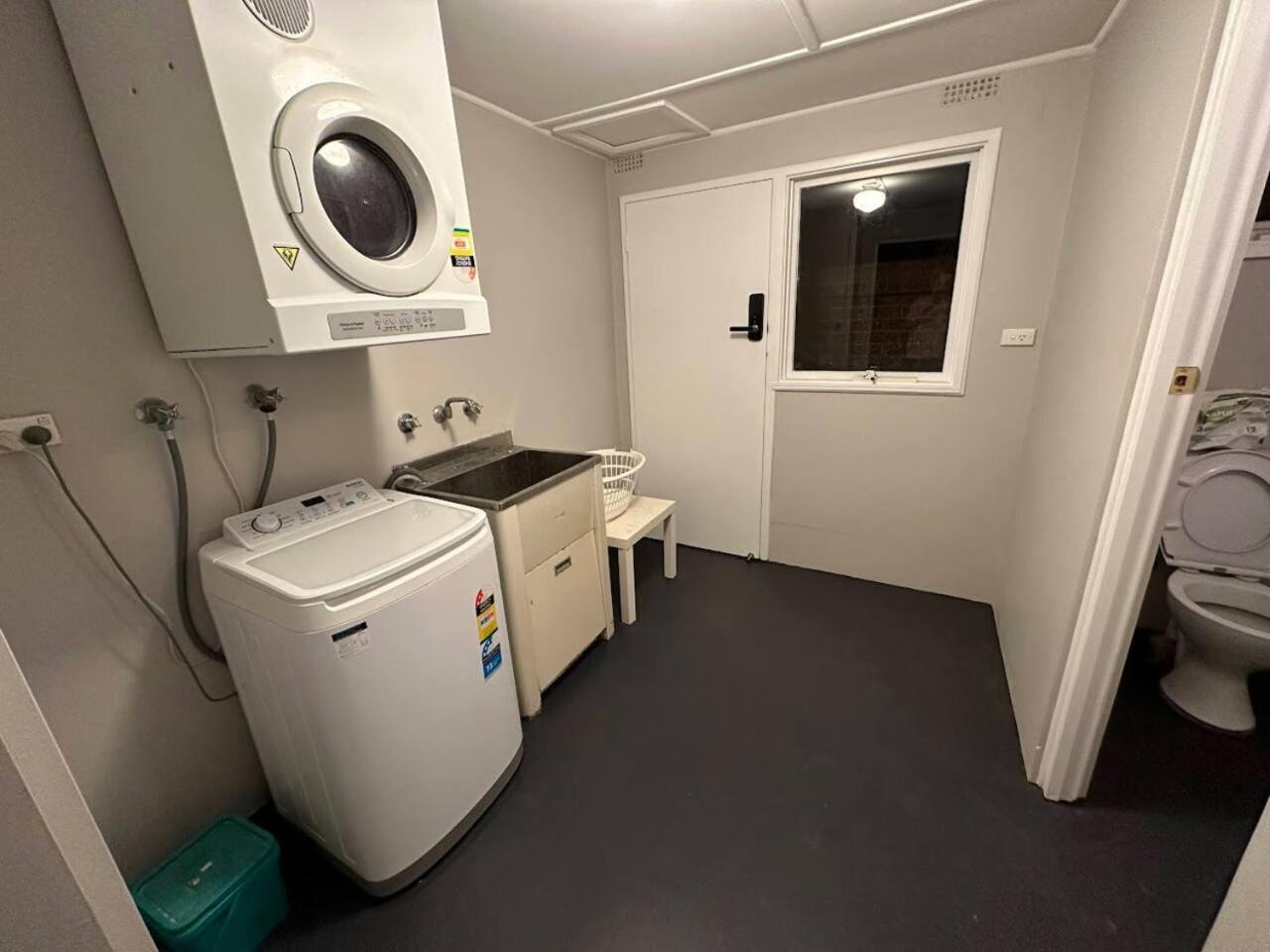 Holiday home Heated Toilet Seat - Air Conditioning- Hot Tub - Dryer - Electrical Bbq Grill - Pool - Arcade Games At Golden Swan House