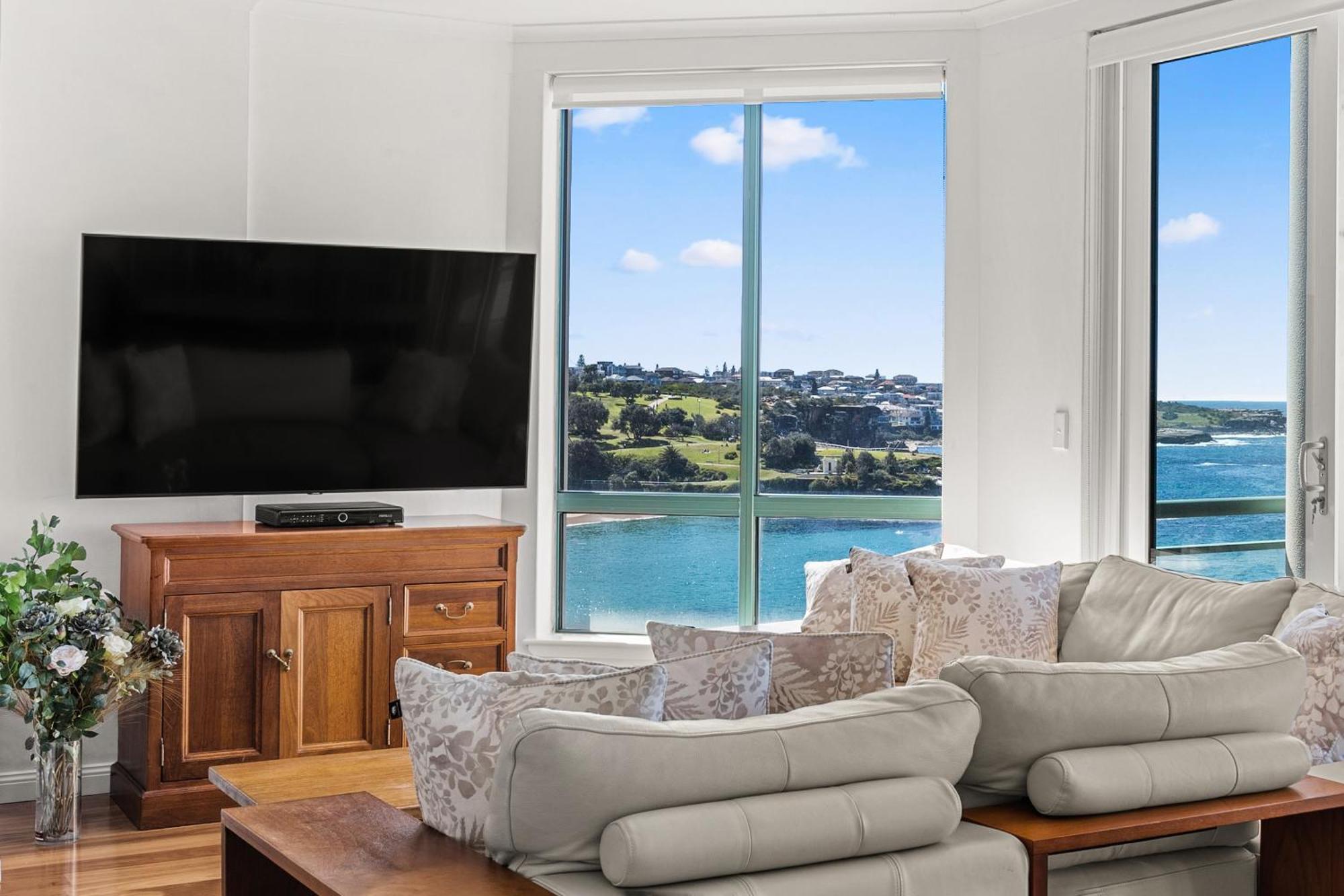 Aea The Coogee View *