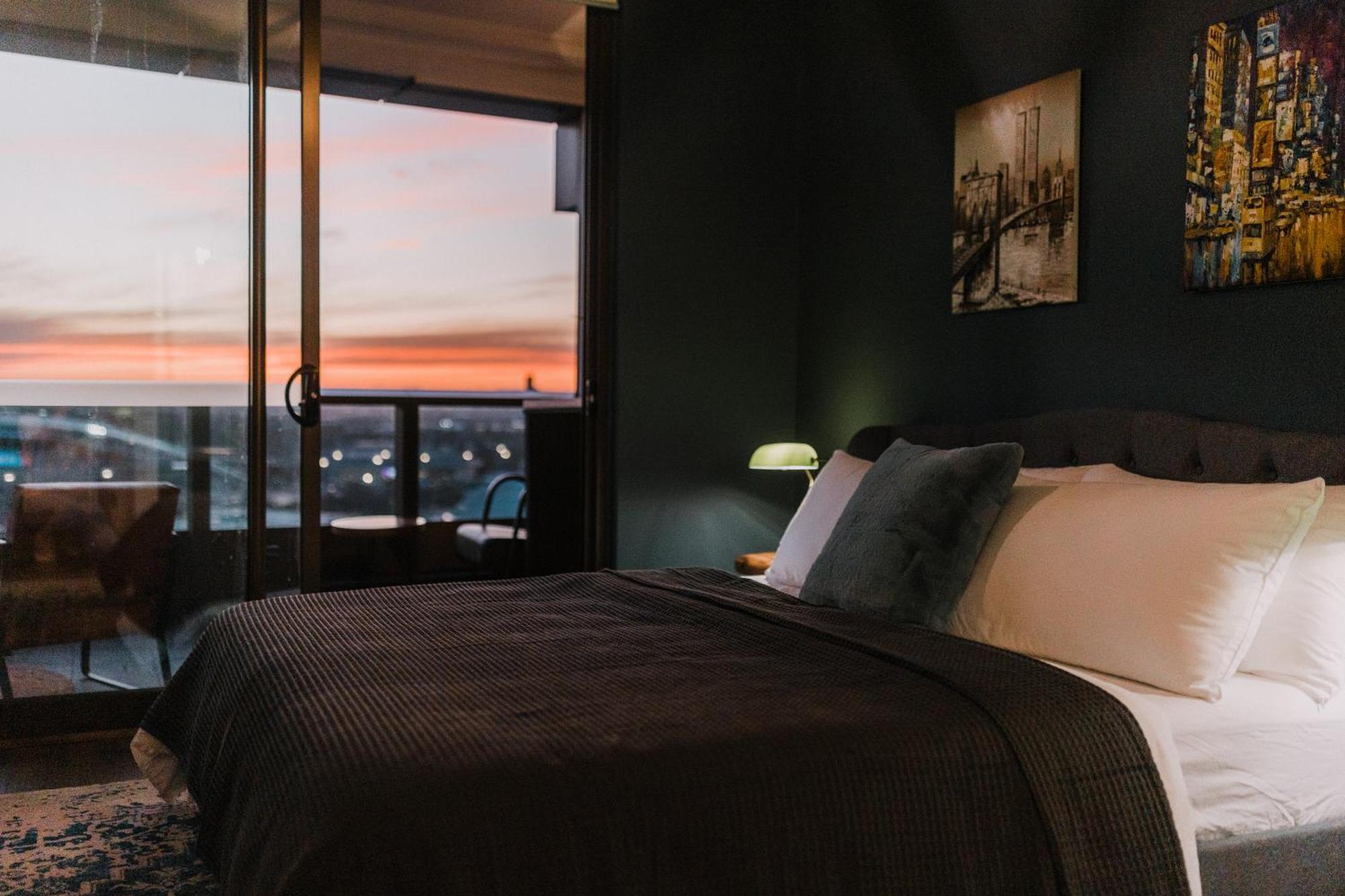 Twilight Olympic Park 2x King-beds Lux Apartment Sydney