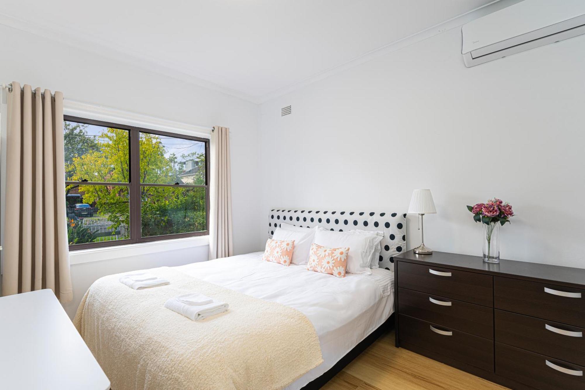 Belmore Brand New Renovated 3br House Ac & Parking Bahay bakasyunan Sydney
