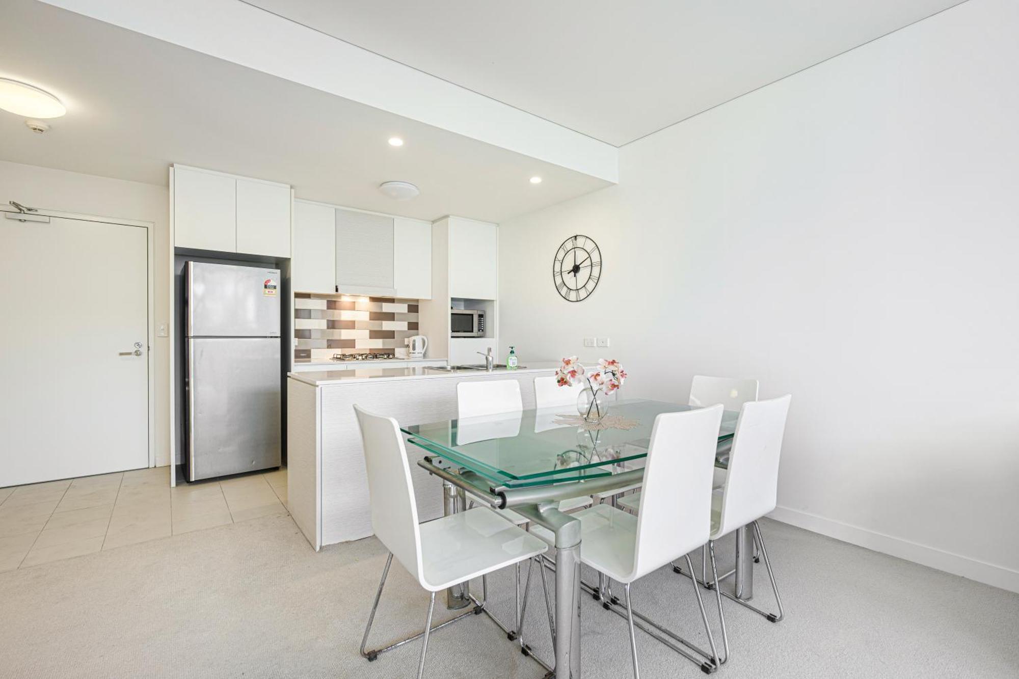 Apartment Campsie 2 Bedroom Shop&parking