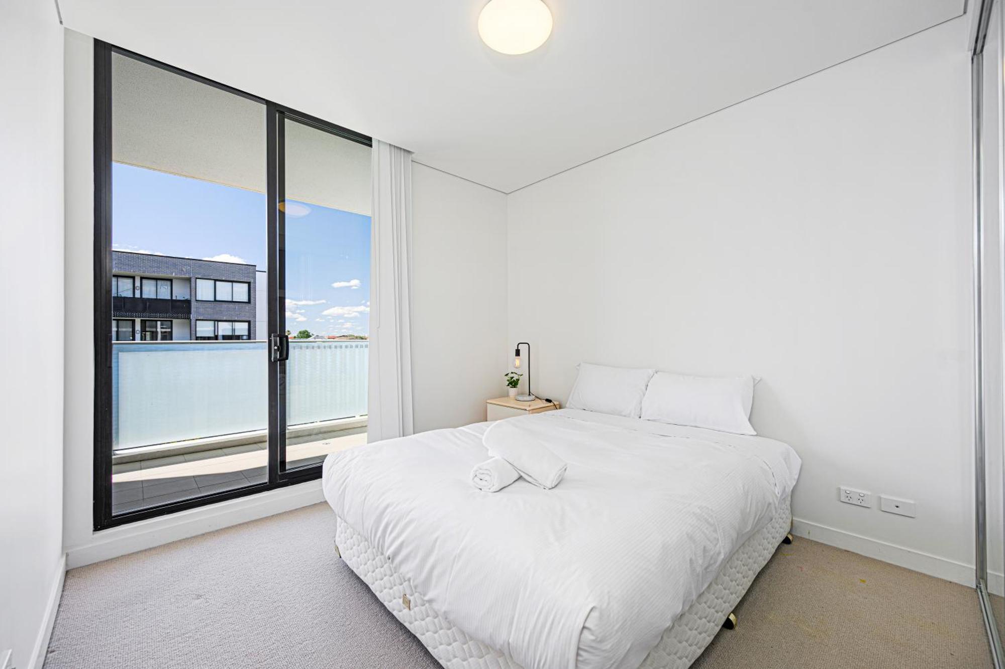 Apartment Campsie 2 Bedroom Shop&parking