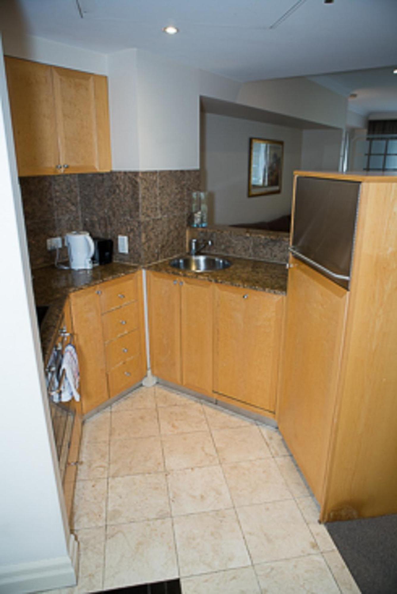 Bond 512 Self Catering Apartment