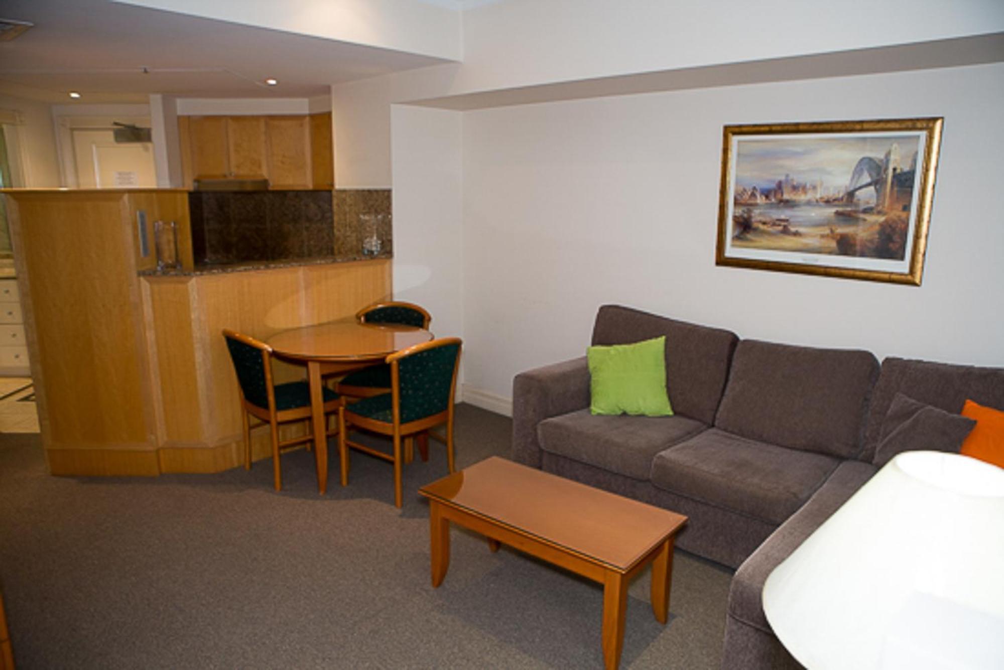 Bond 512 Self Catering