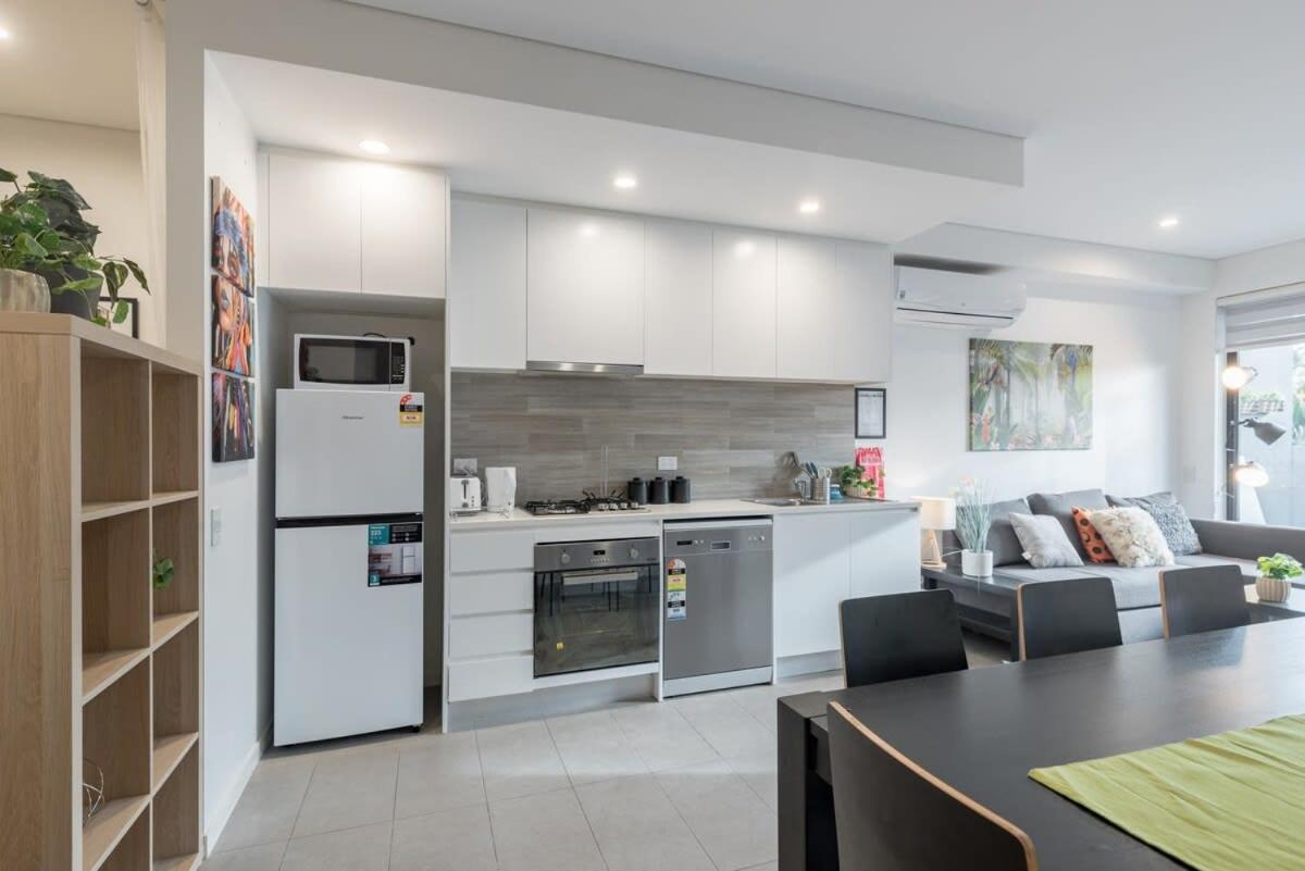 King Bed Study Homebush Sleeps 5 Apartment Sydney