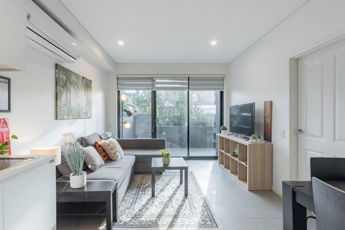 Apartment King Bed Study Homebush Sleeps 5 Sydney