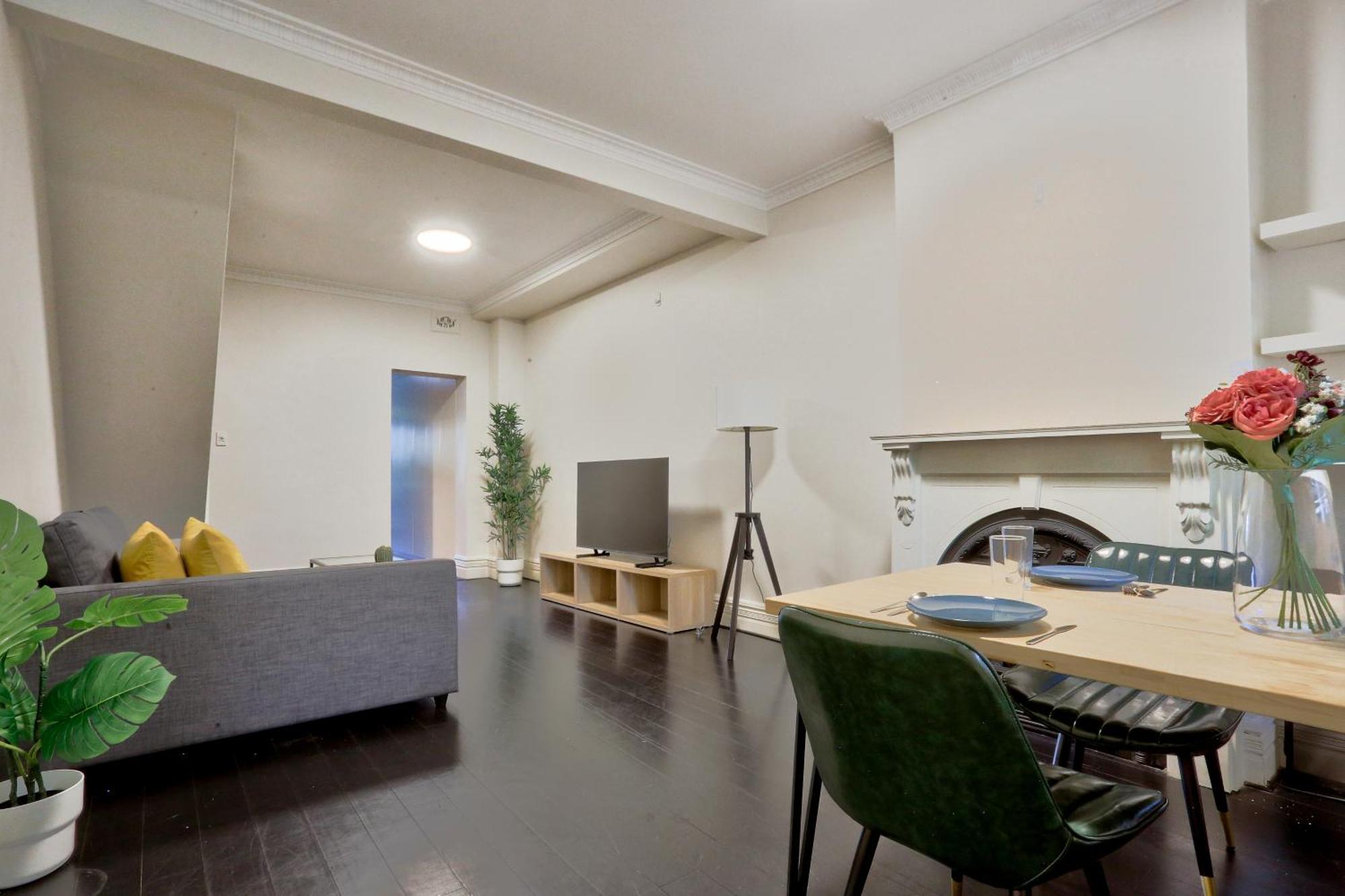 Spacious 3 Bedroom House Glebe With 2 E-bikes Included Holiday home Sydney
