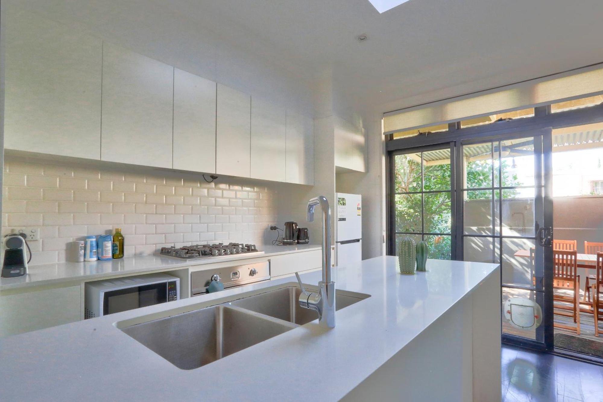 Spacious 3 Bedroom House Glebe With 2 E-bikes Included * Sydney