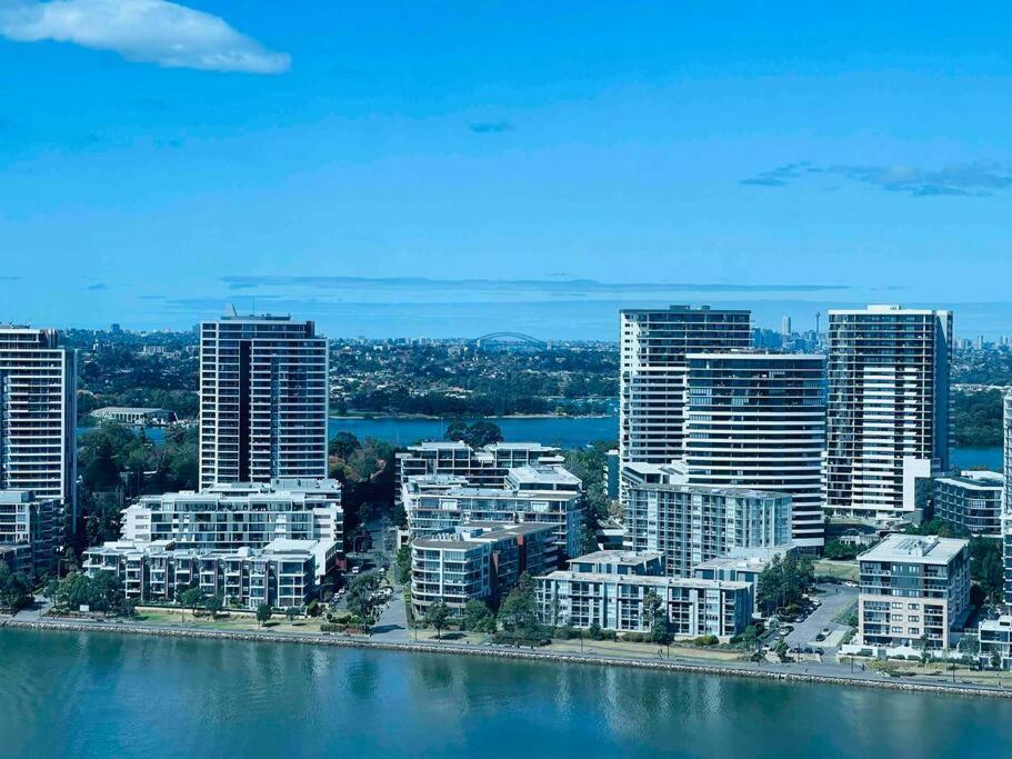 Luxious Startling Waterview Highrise