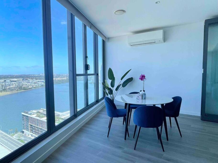 Luxious Startling Waterview Highrise *