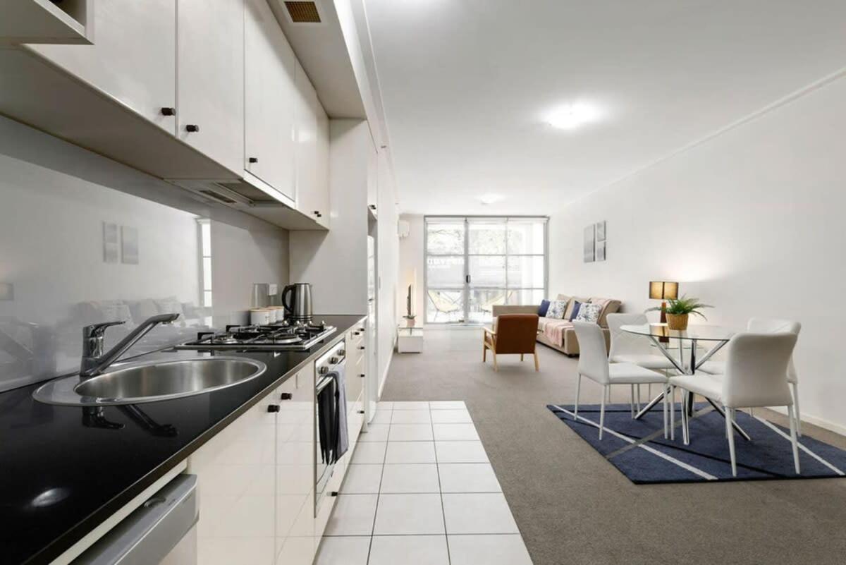 A Modern & Cozy Next To Darling Harbour *