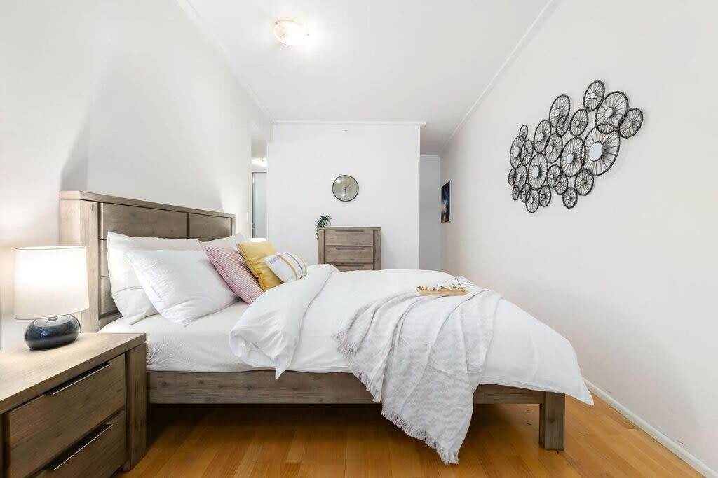 A Modern & Stylish Next To Darling Harbour *