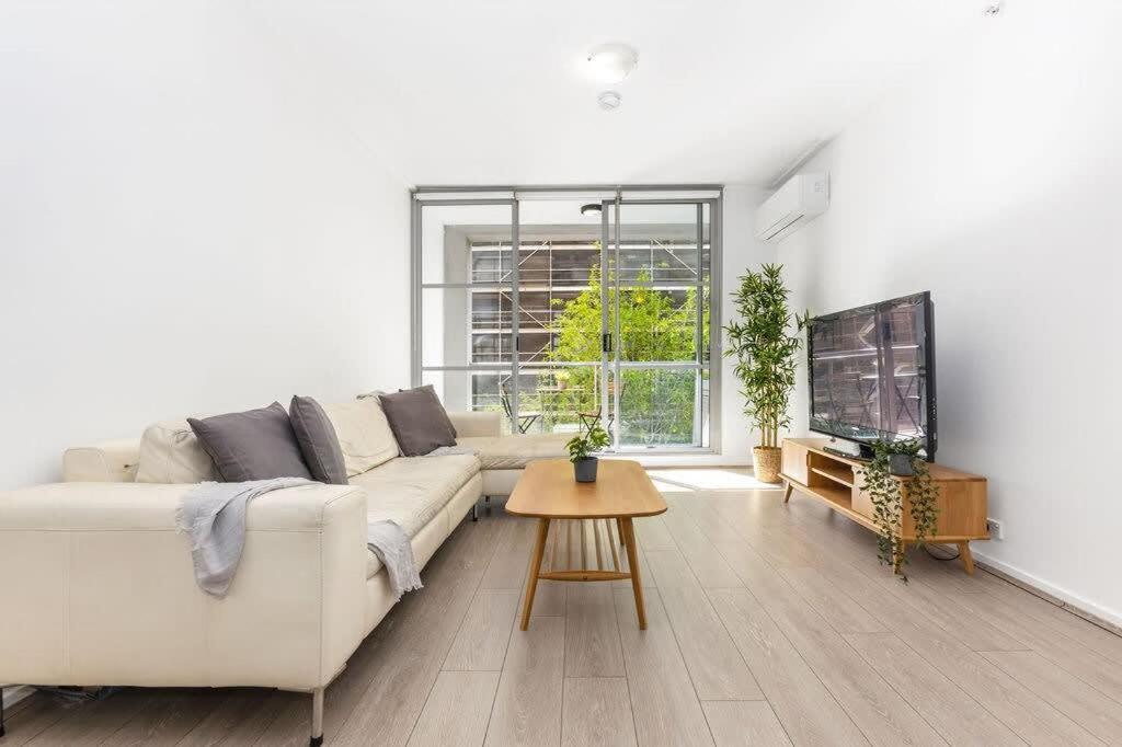 A Cozy & Modern Right Next To Darling Harbour Apartment Sydney