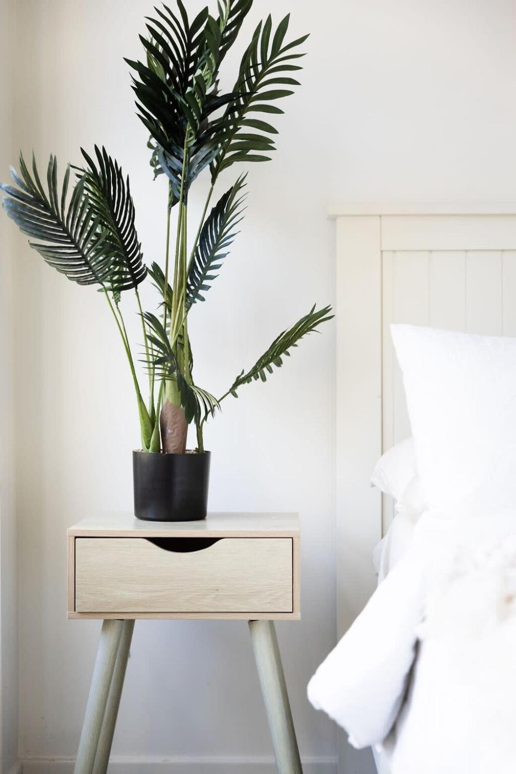 A Stylish & Bright Next To Darling Harbour Apartment
