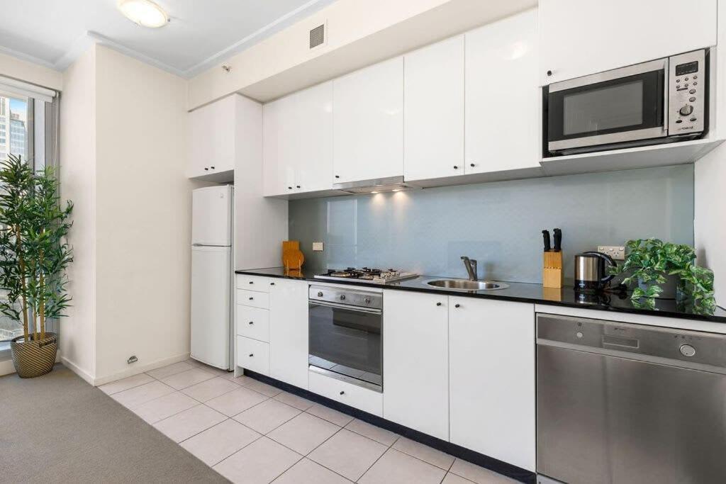 Apartment A Stylish Views Next To Darling Harbour Sydney