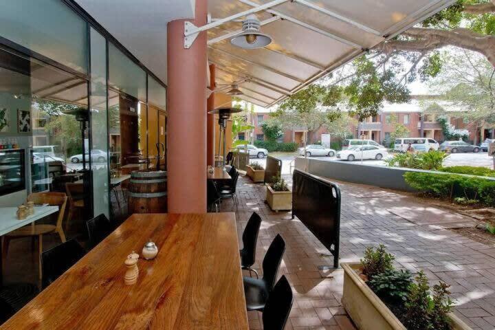 1 Bedroom With Parking Pool And Gym *