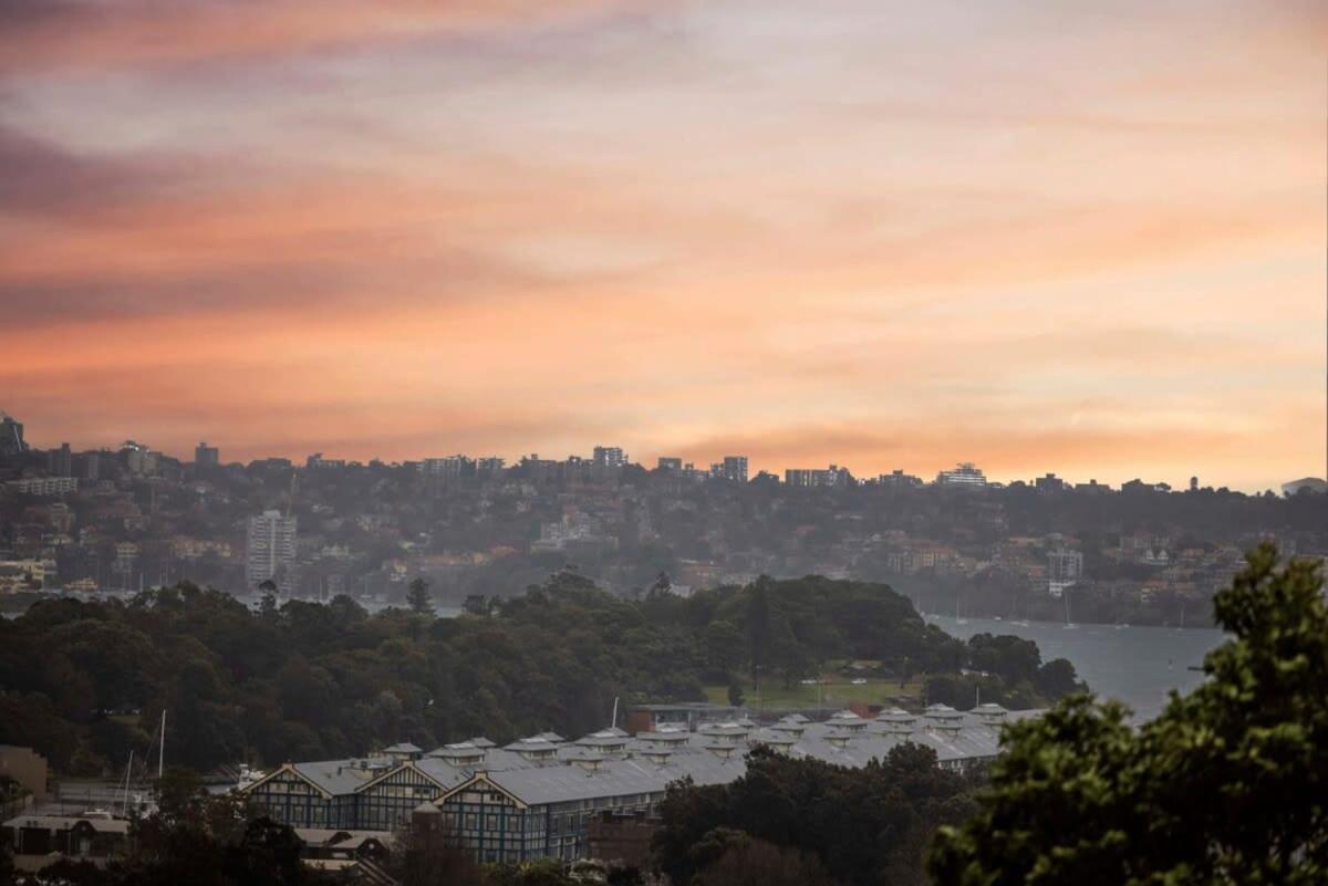 Floor 1 Bedroom With Views Close To Cbd Apartment
