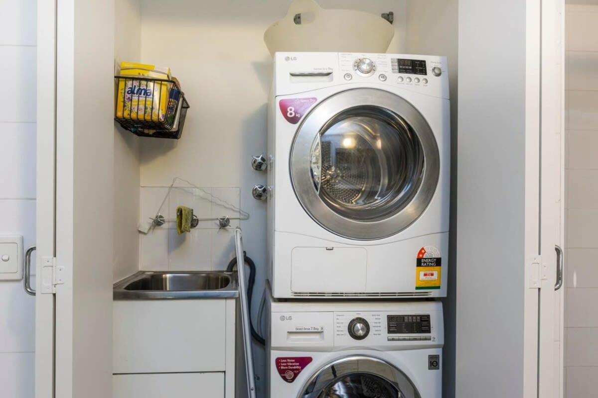 1 Bedroom With Parking Pool And Gym * Sydney